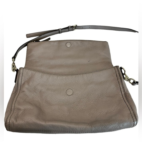 Kate Spade NY Pebbled Leather Convertible Fold Over Shoulder Handbag Purse - Picture 6 of 16